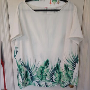 Ava & Viv Cream and Green Tropical Print Short Sleeve Blouse in Size 3X